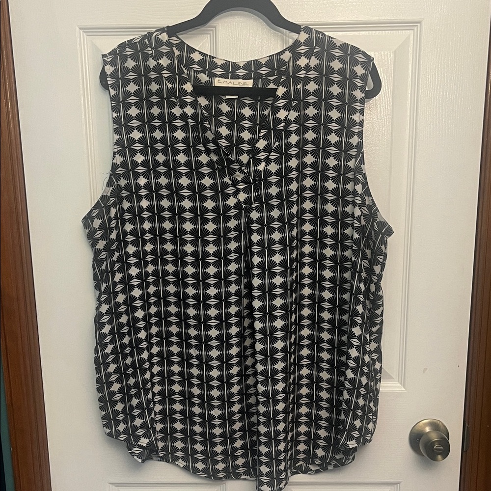 Black and White Patterned Sleeveless Top